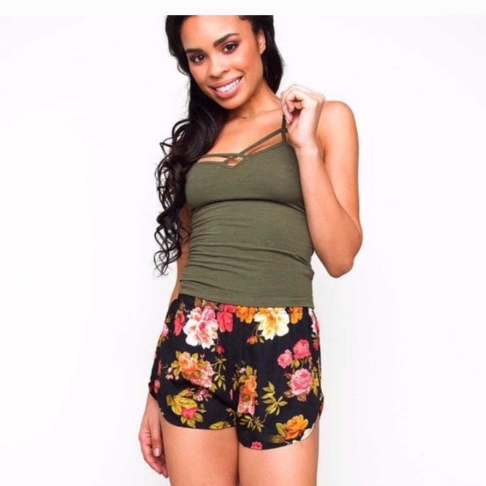 NWT Light floral comfy shorts